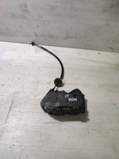 Seat Arona 2019 rear part side left lock door tylnych