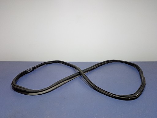 BMW IX I20 прокладка крышки багажника 7954150