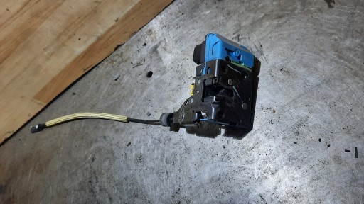 Замок передньої правої двері VOLVO V70 II 8 PIN