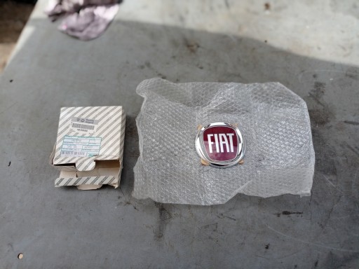Емблема Значок Fiat 1401309980
