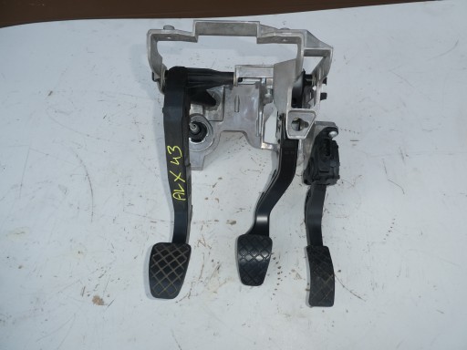 AUDI A4 B8 A5 PEDAL BREMSE VERSTEIFUNG 8K1721117