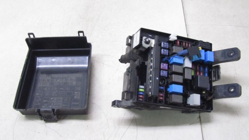 043/086 - Hyundai ix35 1.6 блок запобіжників 10-16