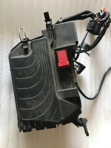 MERCEDES W117 176 КОРОБКА ЗАПОБІЖНИКІВ A2465400128