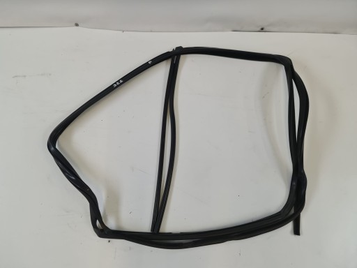 УПЛОТНИТЕЛЬ ПРАВОЙ ДВЕРИ FORD TRANSIT MK8