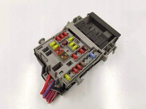 Module fusibles Opel Astra GTC J facelift 2012 13222786