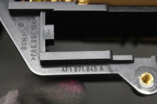 PUSZKA Support plaque Fusibles 4F1971845A AUDI A6 C6 04-11