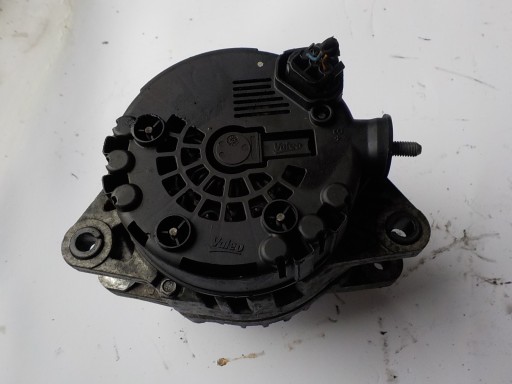 KIA SPORTAGE HYUNDAI IX 30 2.0 CRDI alternator 37300-2F100