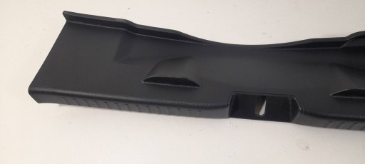 Toyota Yaris XP21 Mazda 2 cap of the threshold boot 64716K0020 (YA9)