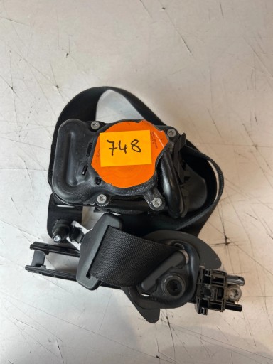 seat belt front front right Mercedes W246 W176 W117