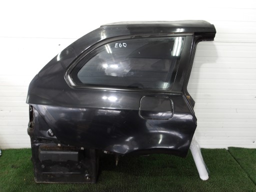 475/9 - BMW E60 E61 заднє крило права задня чверть