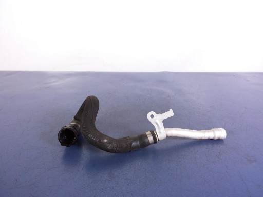 BMW 5 G30 G31 шланг для воды 8602670