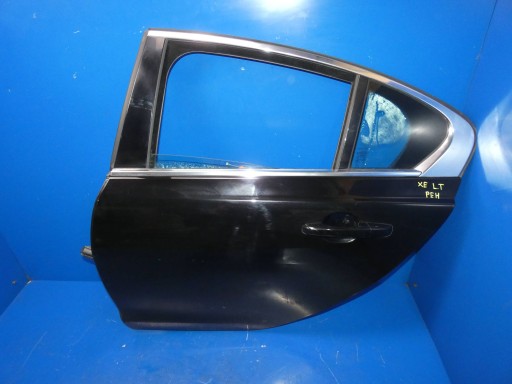 JAGUAR XE X760 door left rear part rear. ODPRYSKI complete of wheels: PEH