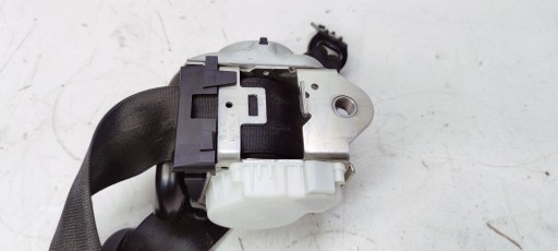 Ремень задний левый AUDI A4 B9 8W0857805B поврежден