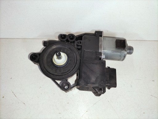 82460-J7710 - Мотор підйому передній правий kia pro ceed 18-