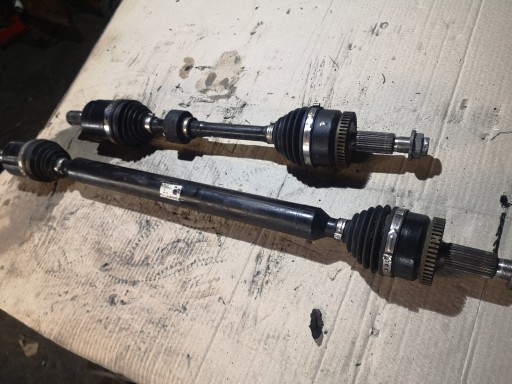 ПІВВІСЬ ПРАВИЙ HYUNDAI TUCSON II 1.6 2 WD 49501D7200