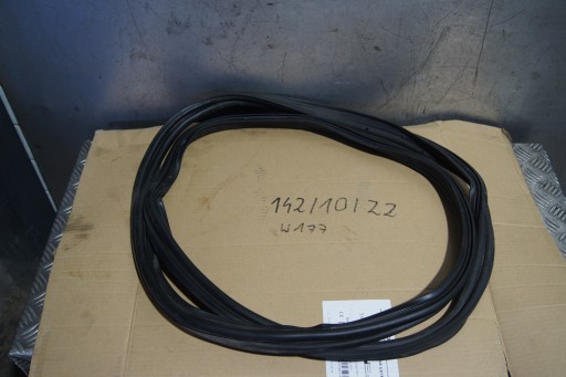 A1776930100 - Прокладка кришки багажника A Class w177 седан