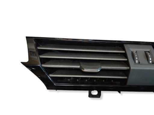 Audi Q3 F3 83A Lüftungsgitter des lüfters Armaturenbrett rozdzielczej mitte 83B820903