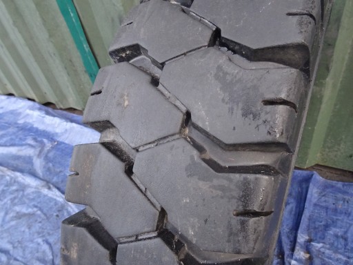 Шины с внутренней трубкой 7.00 7,00-R 15 A1