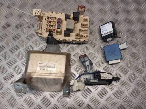 Стартовый комплект toyota yaris i 89661-5220