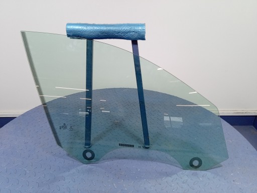 BMW 3 GT F34 скло передньої правої двері