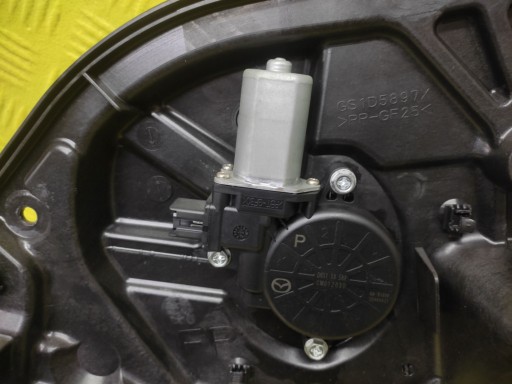 MAZDA 6 II window regulator right front GS1D5897X
