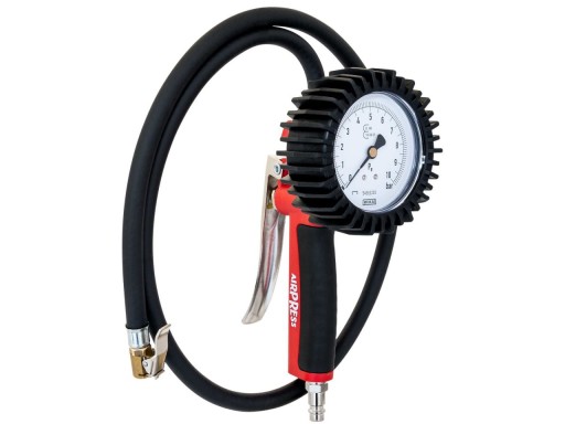 Накачивающий пистолет, калиброванный с помощью манометра.