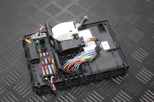 Блок предохранителей контроллера bsi fiesta mk8 lu5t-15604-ejad