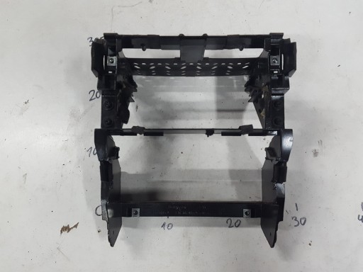 8H0858005A - AUDI A4 B7 04-07R кабриолет рамка радио 2 DIN