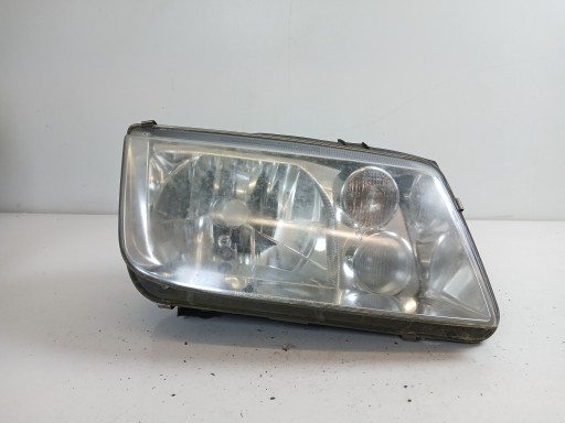 VW BORA Licht rechts vorne