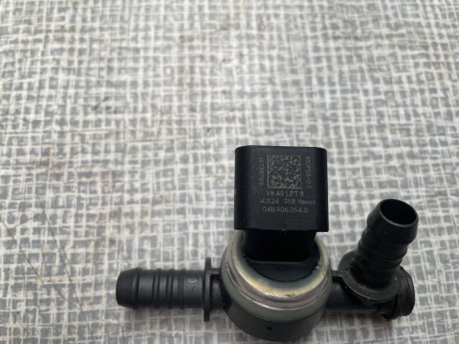Schlauch Rohr fuel line Sensor AUDI VOLKSWAGEN 04B906054G @M