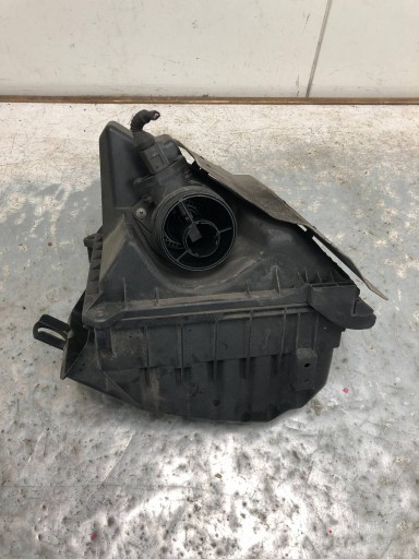 poklopač filtera zračni AUDI A4 B7 03G133835 03G133837