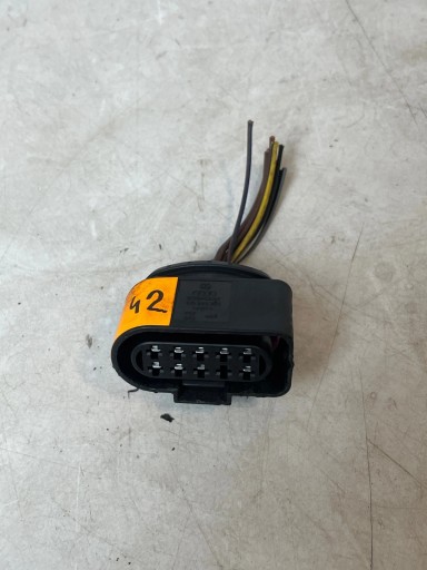 connecting spoiler lights front left Skoda Octavia II Lift 9 Pin