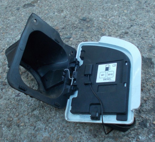 RENAULT MASTER III LIFT poklopac vrata rezervoara goriva 781200017R