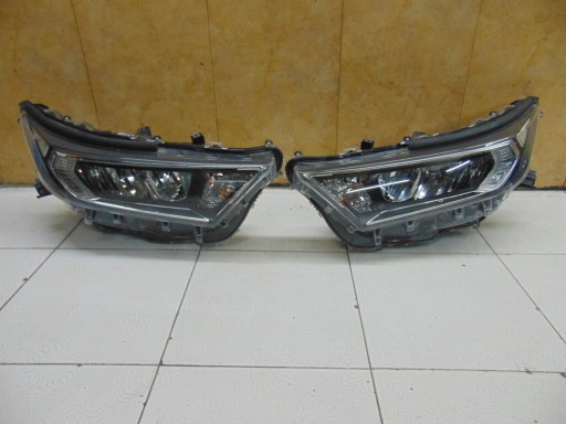 ЛАМПЫ ПЕРЕДНИЕ ЛАМПЫ TOYOTA RAV4 V