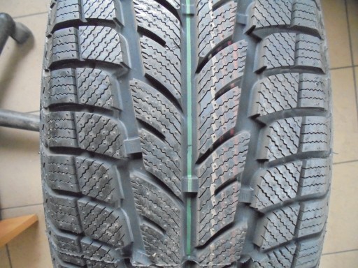 215/65R17 Powertrac Snowtour 215/65/17