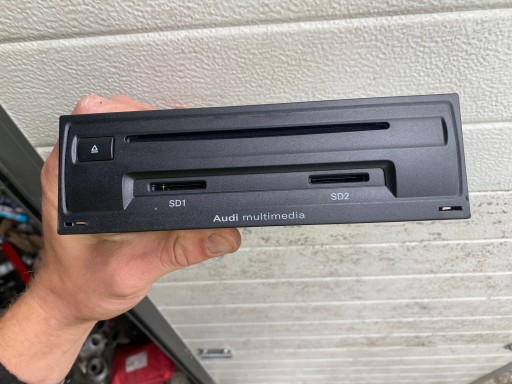 БЛОК ЗЧИТУВАННЯ MMI SD 3G BASIC PLAYER AUDI A6 C6 LIFT 4E0035652A