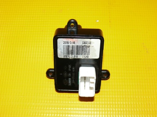 control panel window right front of the passenger HYUNDAI I30 07-12r. 93575-2L010