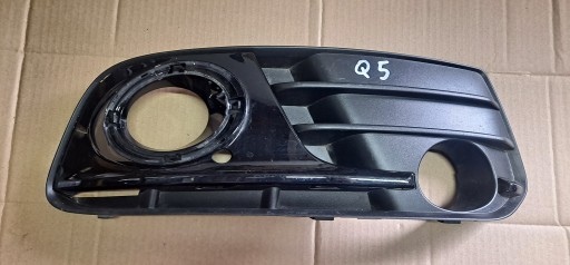 AUDI Q5 8R0 РЕШІТКА БАМПЕРА ПРАВА НА РАДАР 8R0807682T
