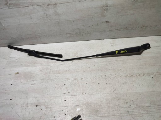 Peugeot 2008 and 2018 right side wiper arm