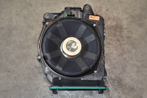 top zustand lautsprecher SUBWOOFER HARMAN KARDON links BMW G11 G30 G31 G32 6801075