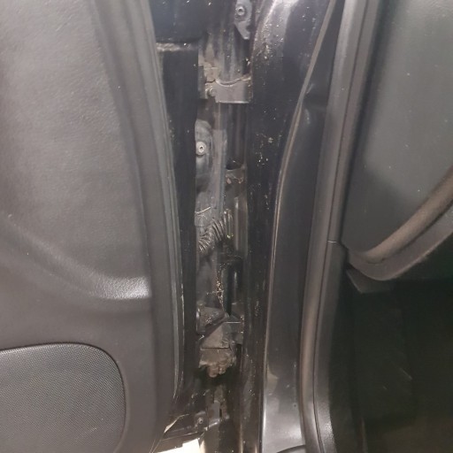 Петля передней двери AUDI A4 B6 B7 цвет LZ9W