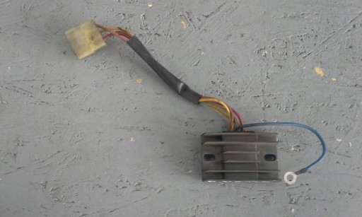 123456415 - APRILIA RS 125 регулятор напруги