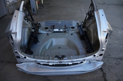 VOLVO V60 ТА ЗАДНЯ ТРУБА ЗАДНЯ ВІДРОЗАНА ЧЕТВЕРТЬ