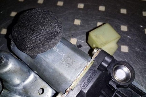 Мотор стеклоподъемника передней правой двери volvo xc90 i 101354xxx 2.4l дизель