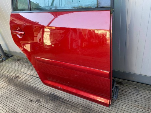 VW TOURAN and complete door right rear part rear.