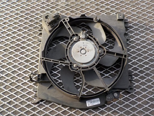 RENAULT CLIO III 1.5 DCI Lüfter modul des Kühlers 8200748439