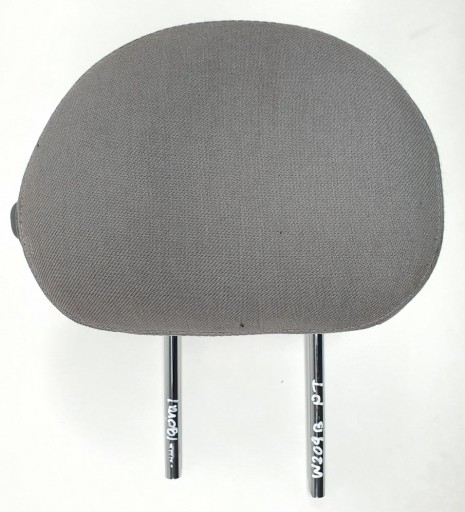 Подголовник правый задний MERCEDES W209