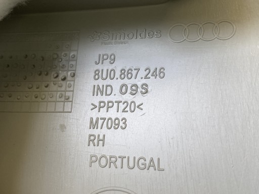 AUDI Q3 8U cover SLUPKA right rear part 8U0867246