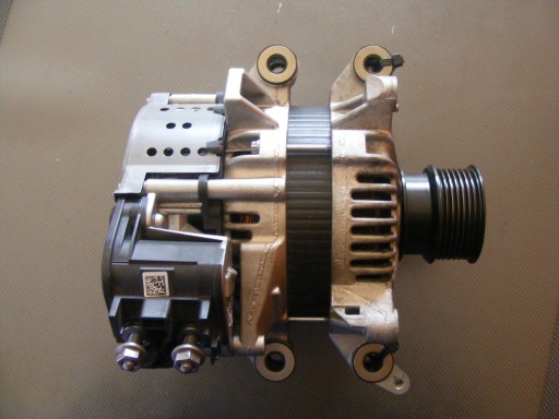 Генератор volvo v60 ii xc40 xc60 ii 2.0 mild hybrid 32301041