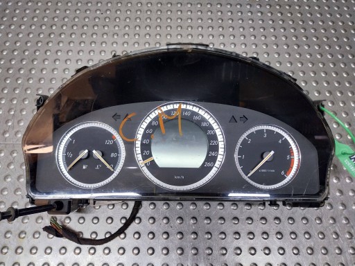 dials dials PREDKOSCIOMIERZ A2045403048 MERCEDES C-KLASA W204 EUROPA